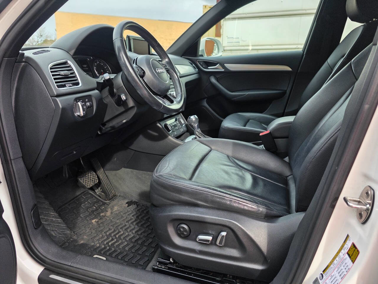 Used 2018 Audi Q3 2.0T Premium w/ Convenience Package FWD image 12