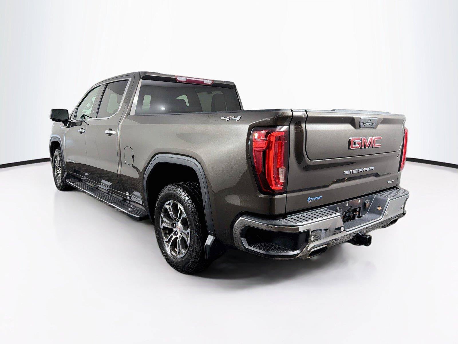 Used 2019 GMC Sierra 1500 SLT w/ Driver Alert Package I AWD/4WD image 9