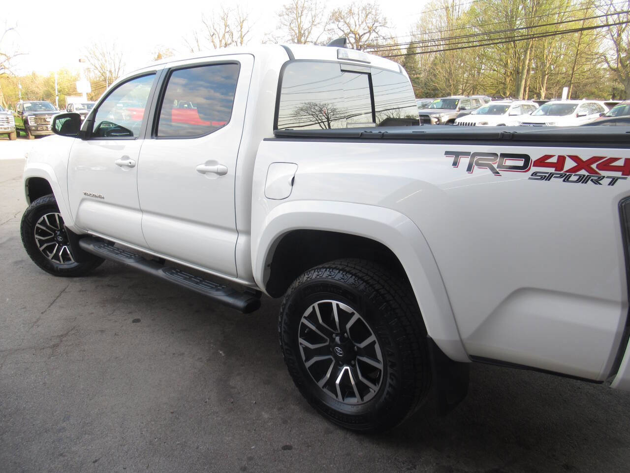 Used 2021 Toyota Tacoma TRD Sport w/ Technology Package AWD/4WD image 13