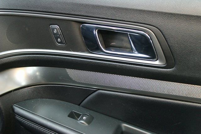 Used 2019 Ford Explorer XLT w/ Safe & Smart Package image 9