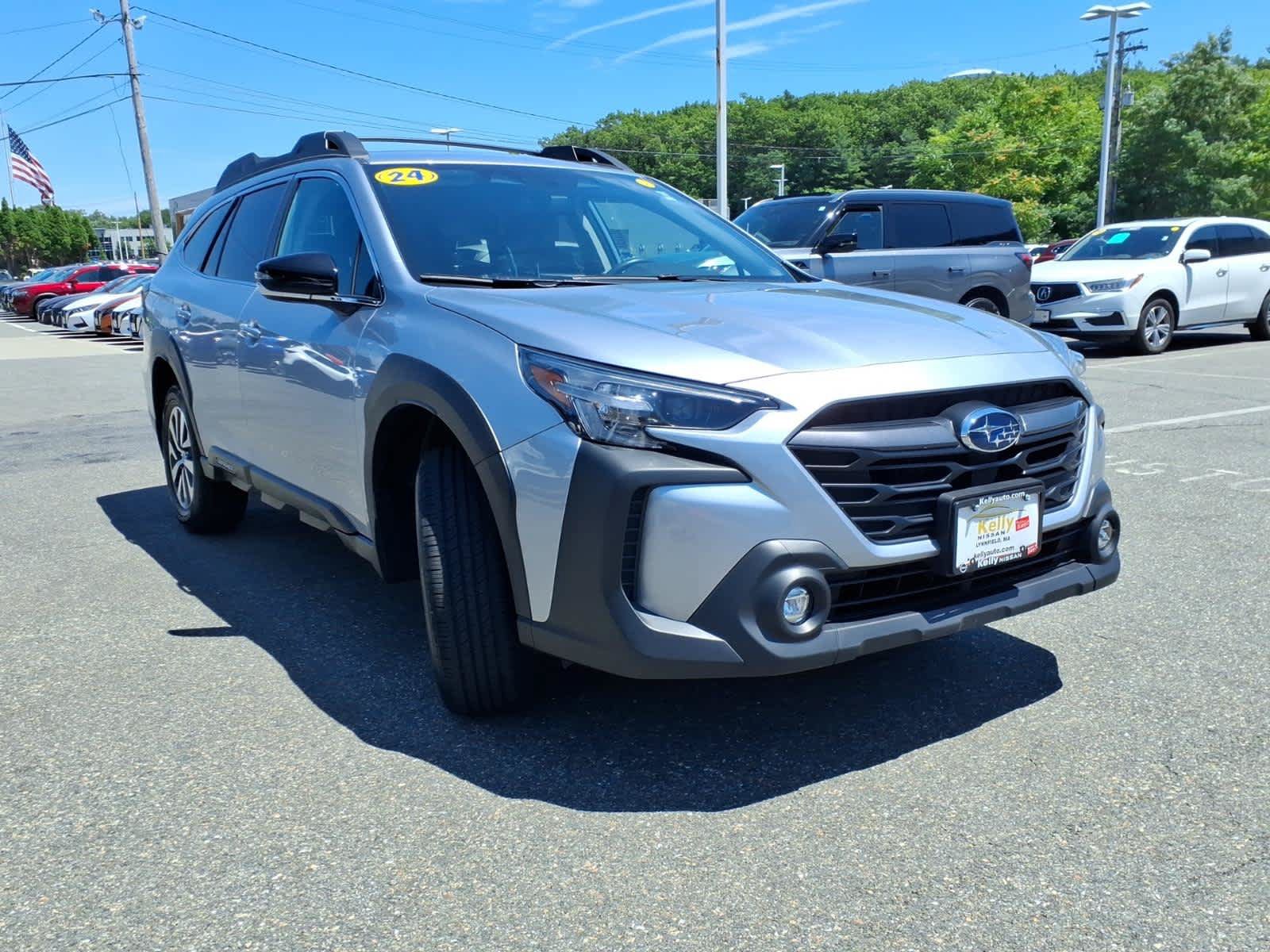 Used 2024 Subaru Outback Premium AWD/4WD image 3