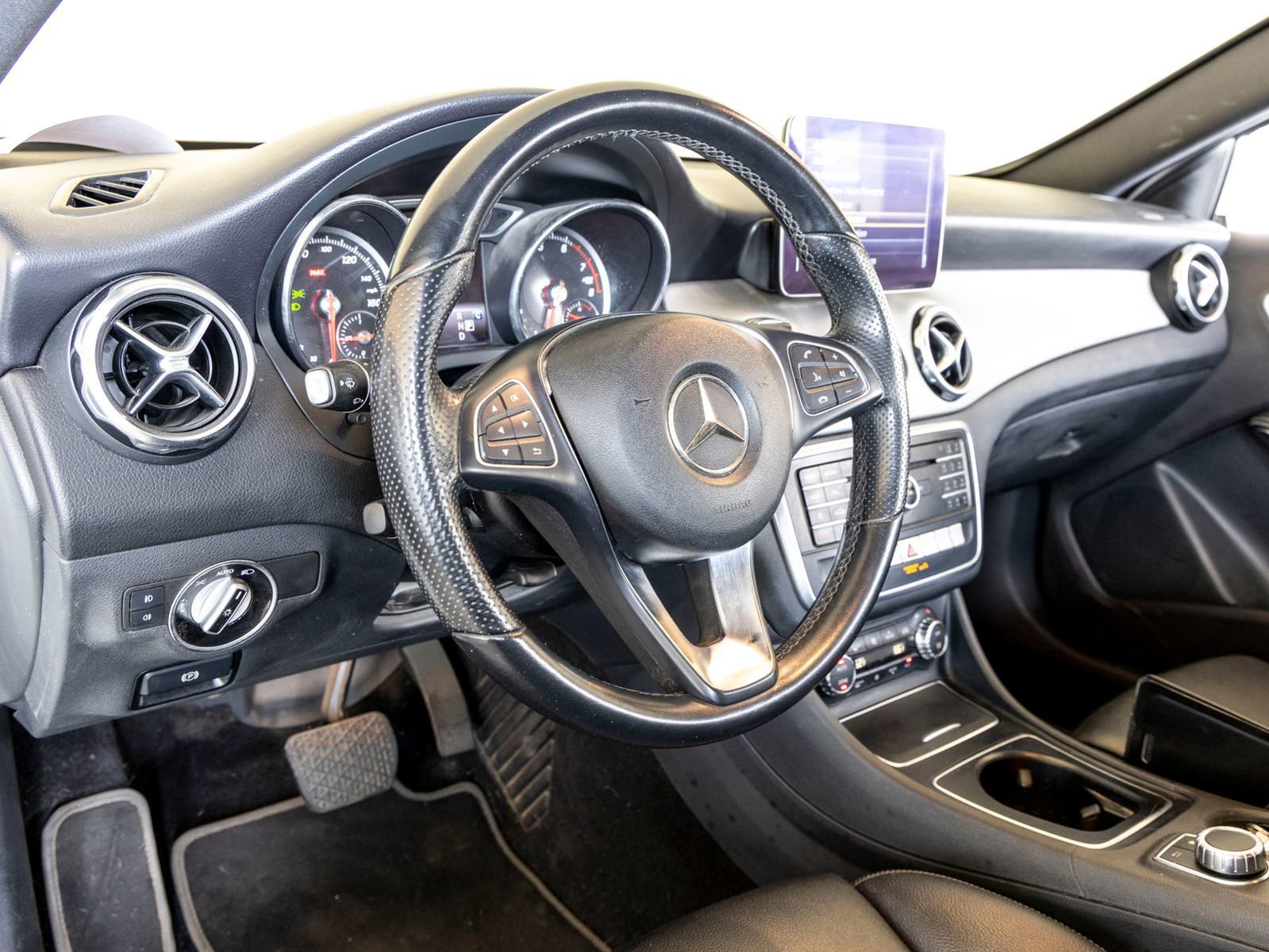 Used 2020 Mercedes-Benz GLA 250 image 17
