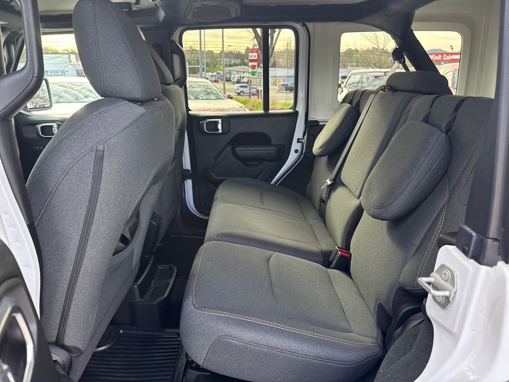 Used 2024 Jeep Wrangler Unlimited w/ Convenience Group AWD/4WD image 26