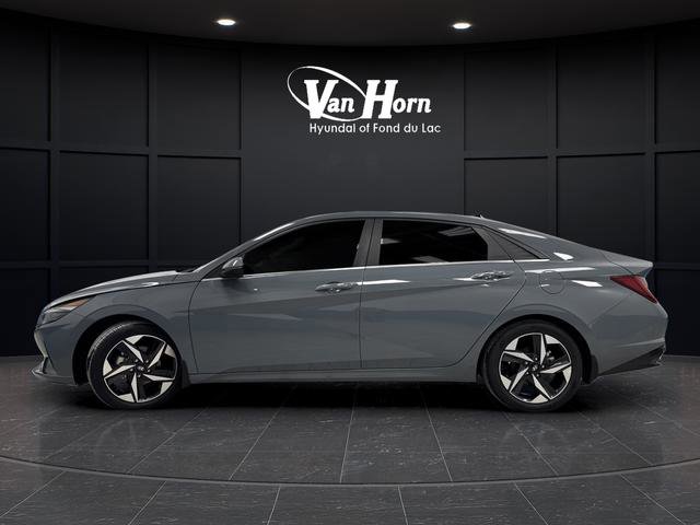 Used 2023 Hyundai Elantra Limited image 13