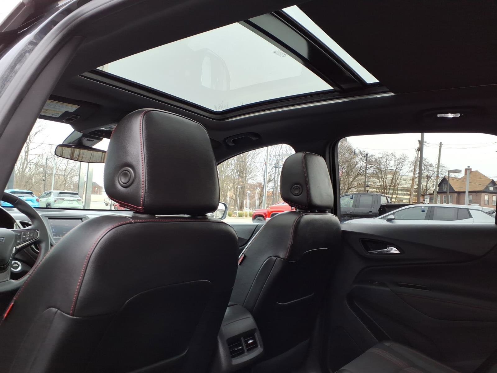 Used 2023 Chevrolet Equinox RS image 12