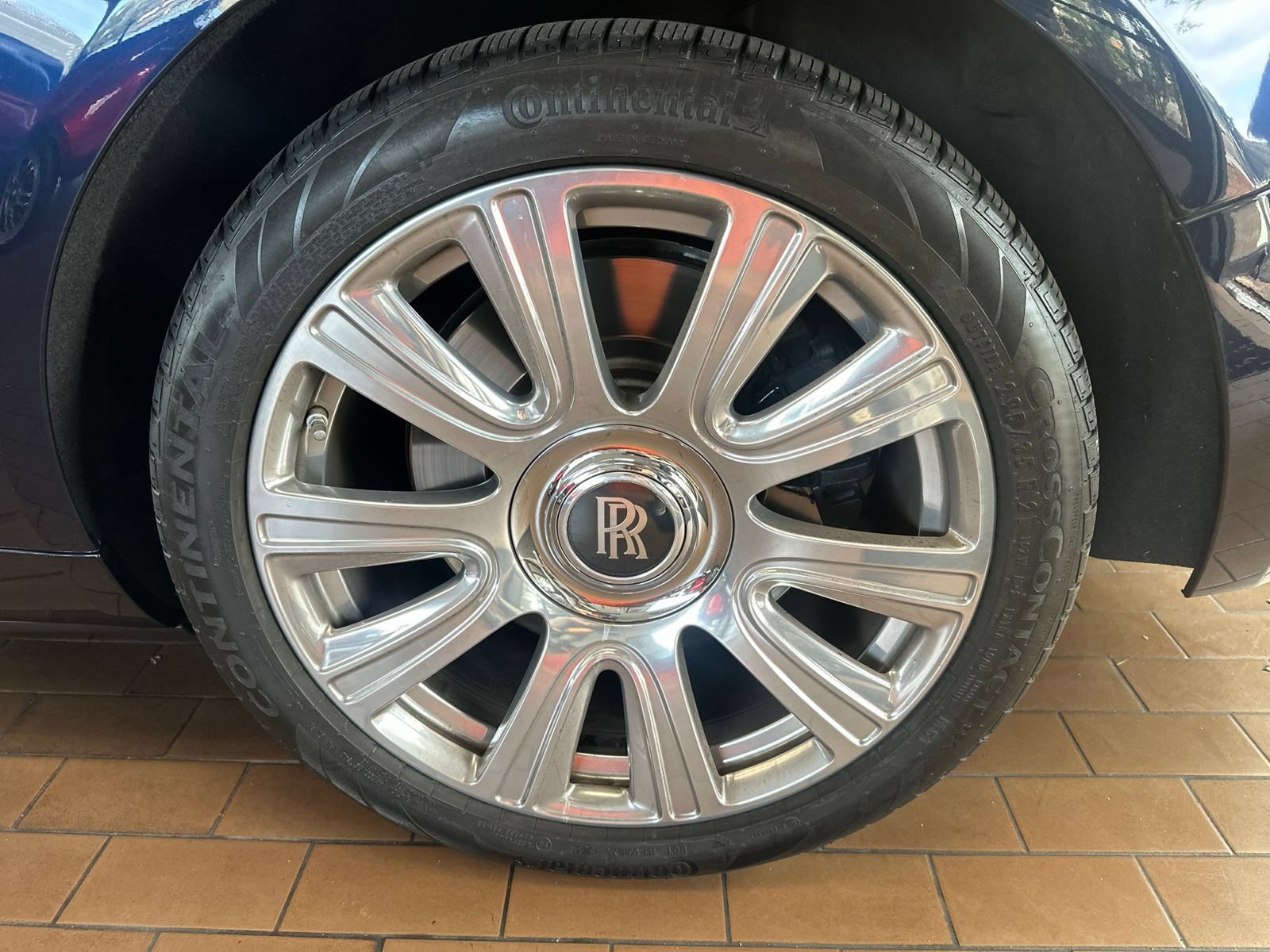 Used 2016 Rolls-Royce Dawn RWD image 8