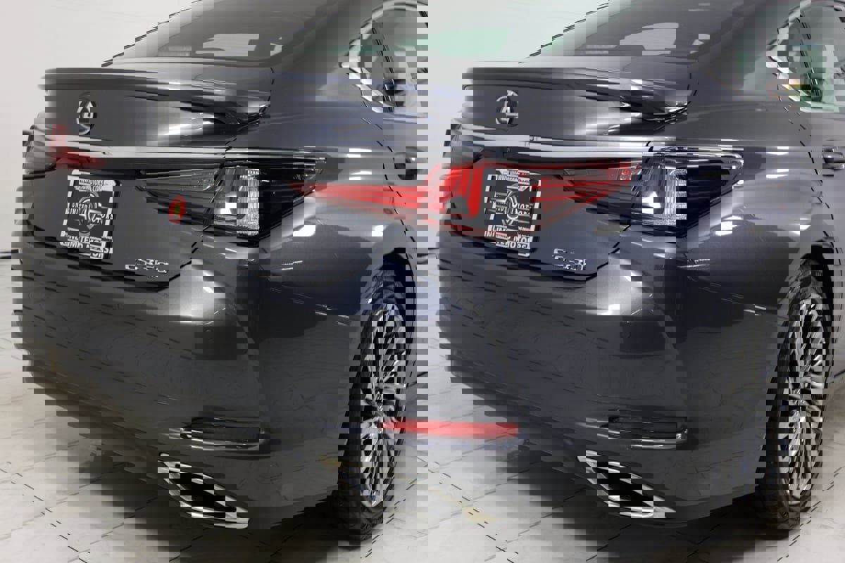 Used 2024 Lexus ES 350 Ultra Luxury w/ Accessory Package (Z2) image 44