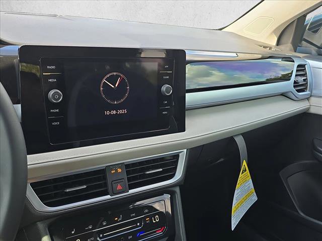 New 2025 Volkswagen Taos SE image 12