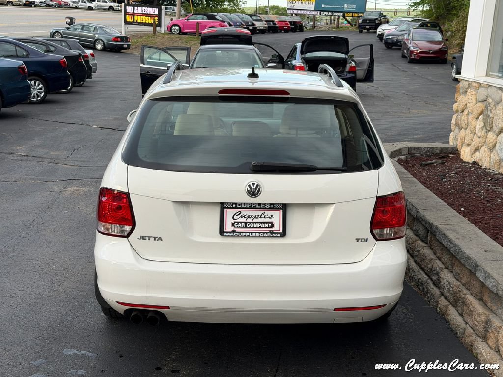 Used 2011 Volkswagen Jetta TDI FWD image 17