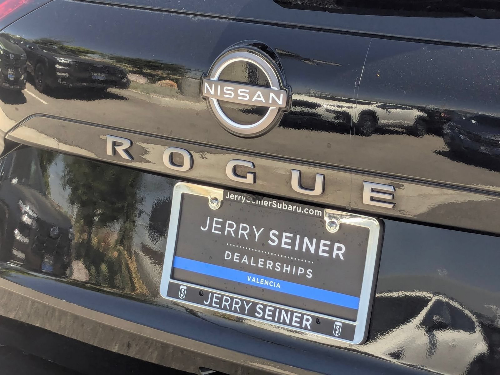 Used 2024 Nissan Rogue SV FWD image 12