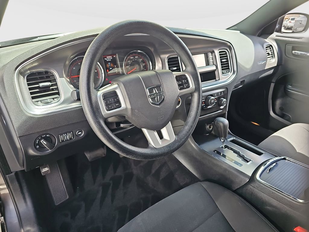 Used 2014 Dodge Charger SE RWD image 9