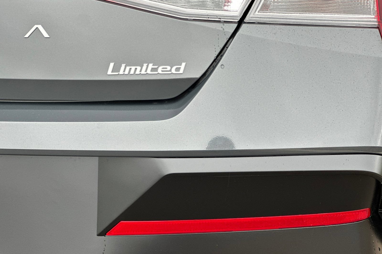 New 2026 Hyundai Elantra Limited FWD image 24