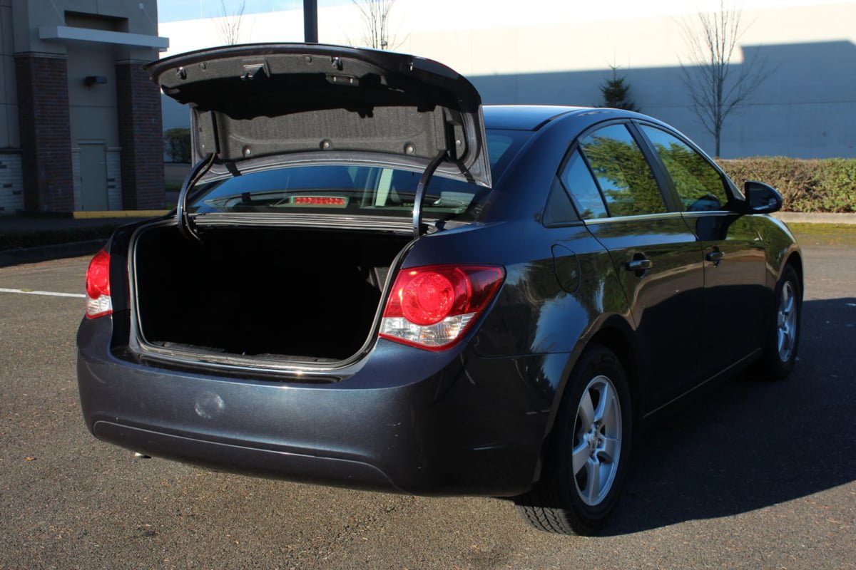 Used 2016 Chevrolet Cruze LT w/ Technology Package image 11