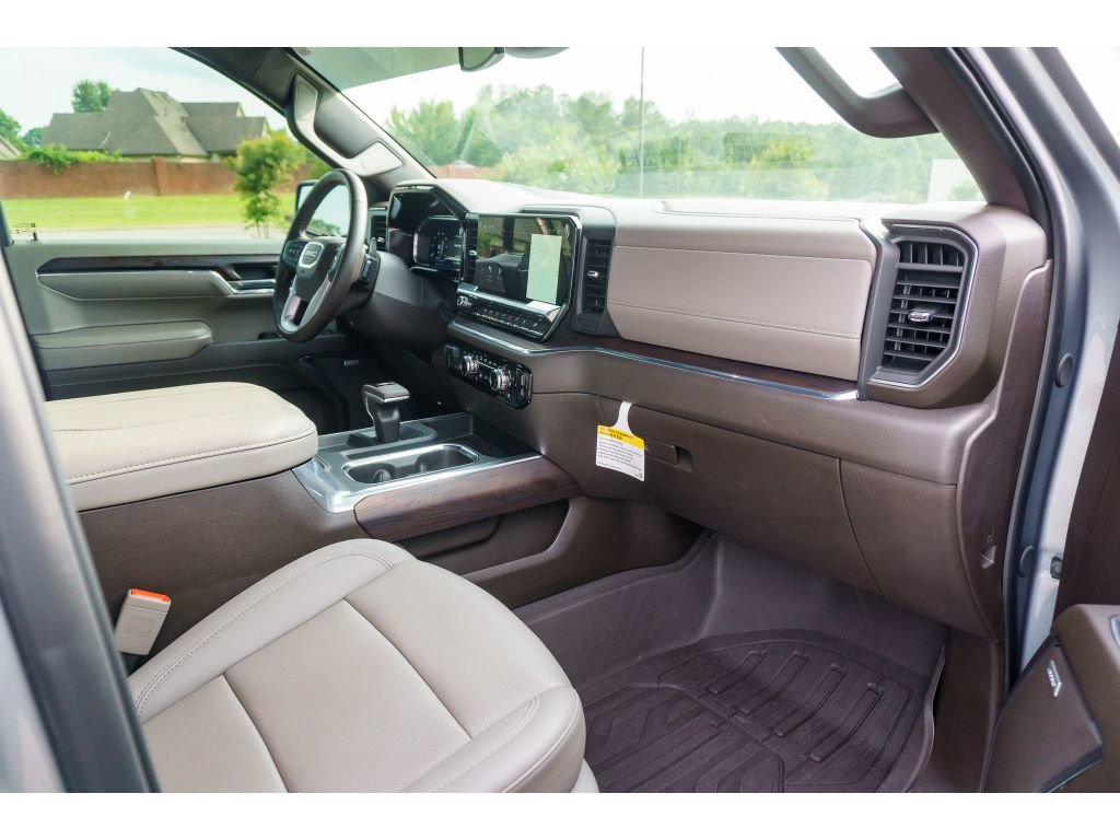 Used 2024 GMC Sierra 1500 SLT AWD/4WD image 16