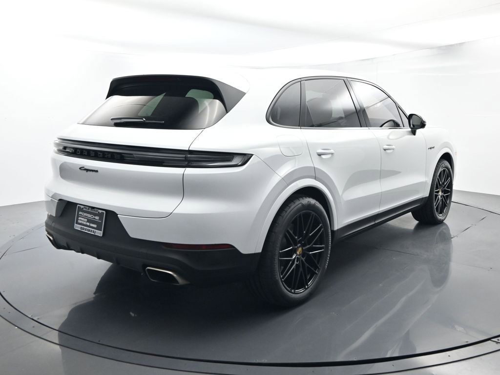 Certified 2024 Porsche Cayenne AWD/4WD image 14