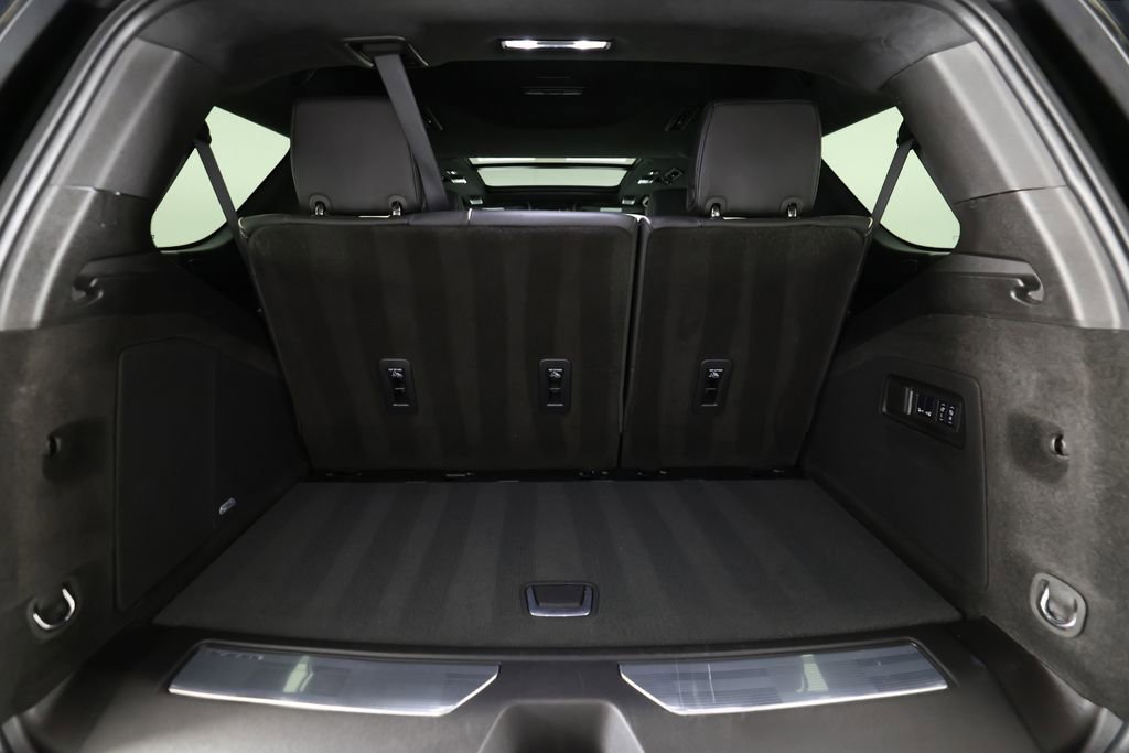 Used 2025 Cadillac Escalade V image 12