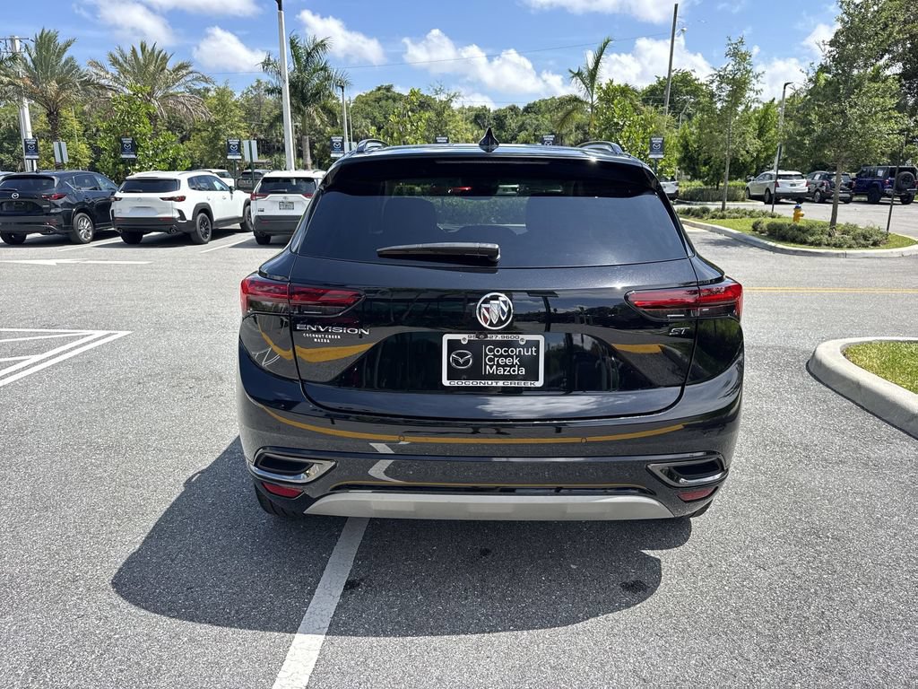 Used 2021 Buick Envision Essence w/ Technology Package I FWD image 2