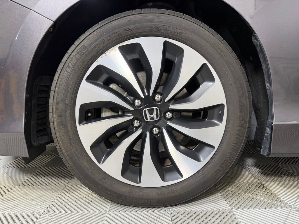 Used 2017 Honda Accord Touring image 19