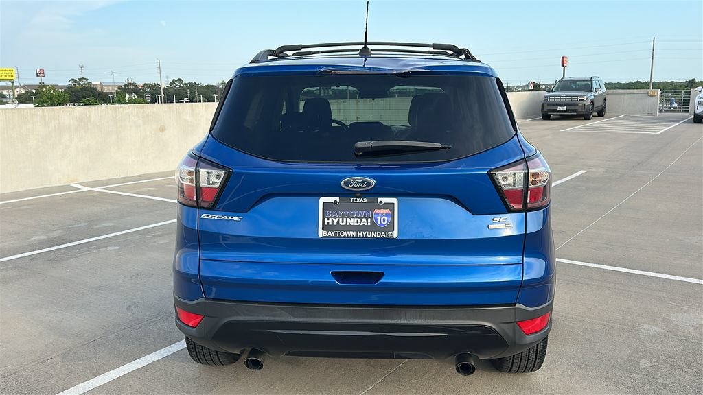 Used 2018 Ford Escape SE w/ SE Sport Appearance Package AWD/4WD image 12