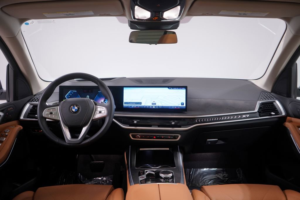 Used 2024 BMW X7 xDrive40i image 11