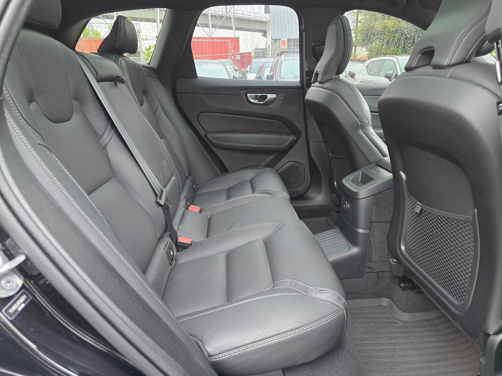 Used 2024 Volvo XC60 T8 Ultimate w/ Climate Package AWD/4WD image 13