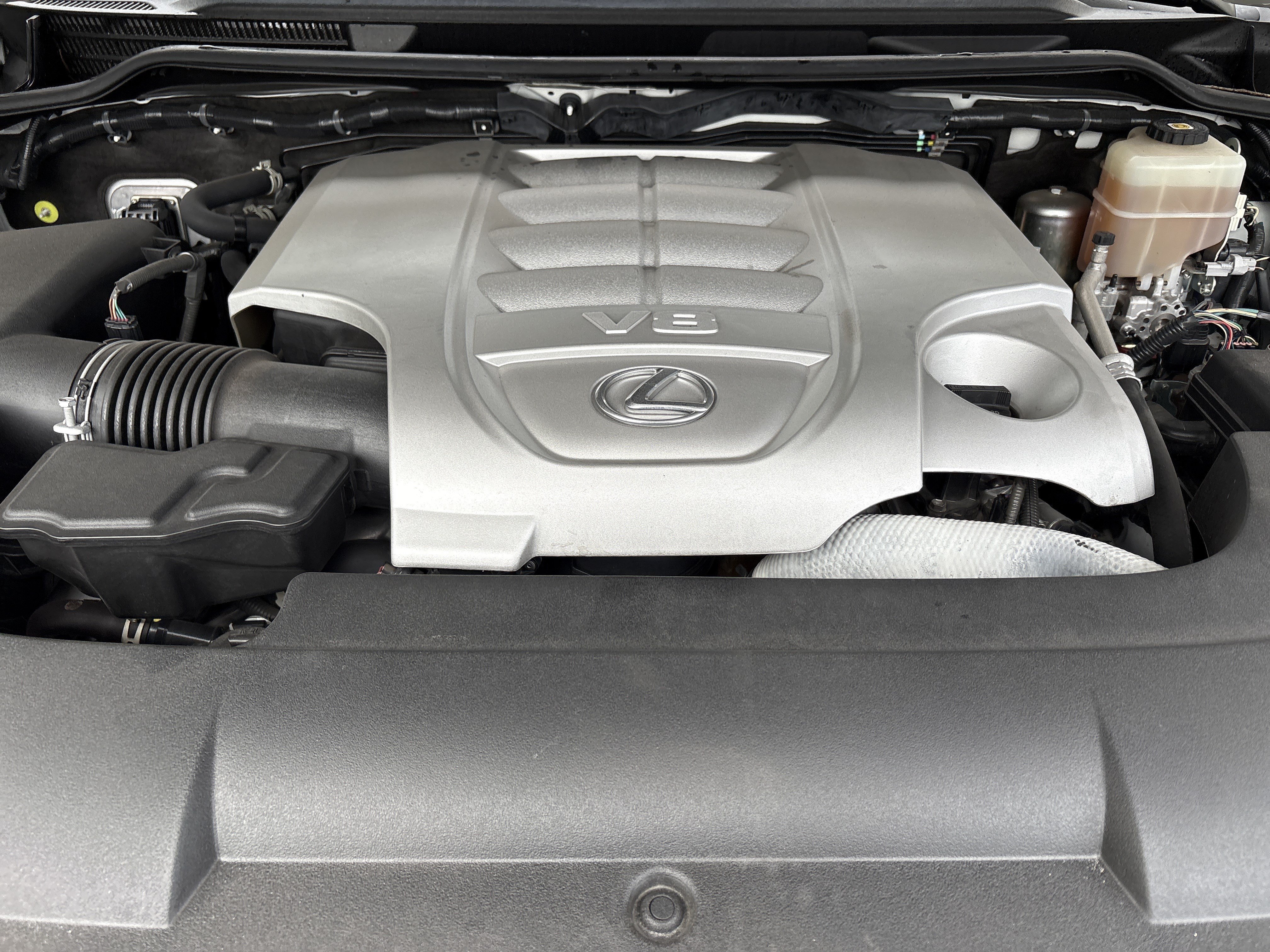 Used 2021 Lexus LX 570 4WD w/ Luxury Package image 34
