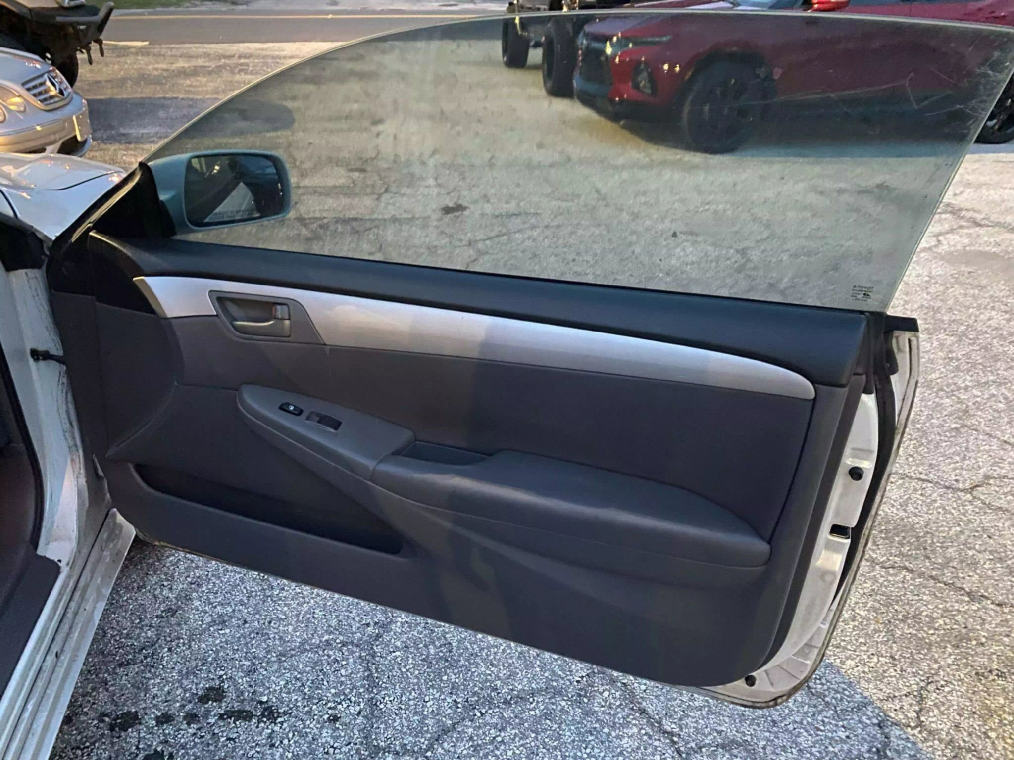 Used 2004 Toyota Solara SLE image 19