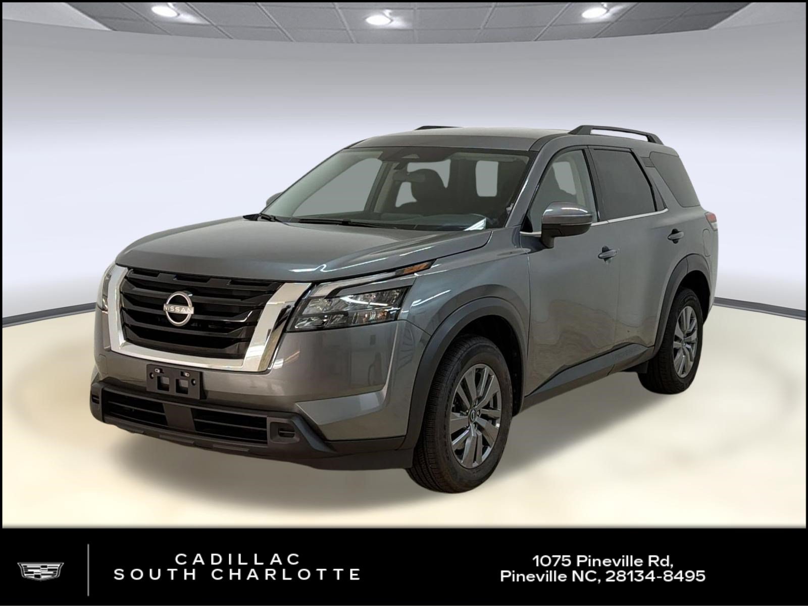 Used 2025 Nissan Pathfinder SV AWD/4WD image 1