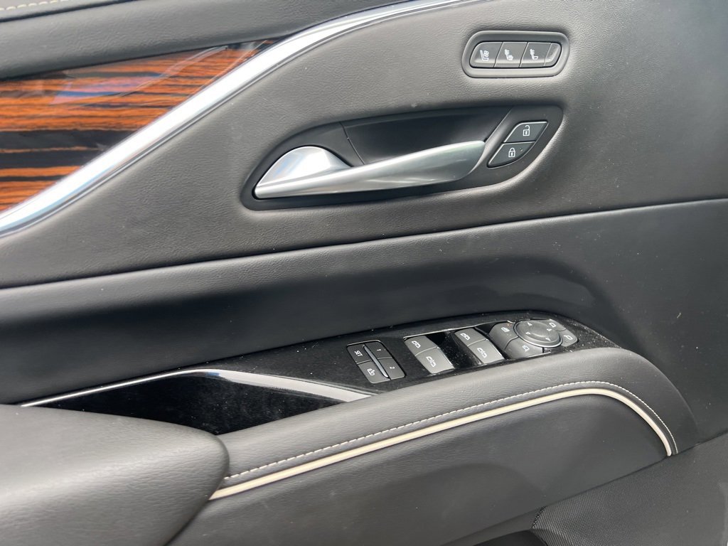 Used 2024 Cadillac Escalade ESV Premium Luxury image 27