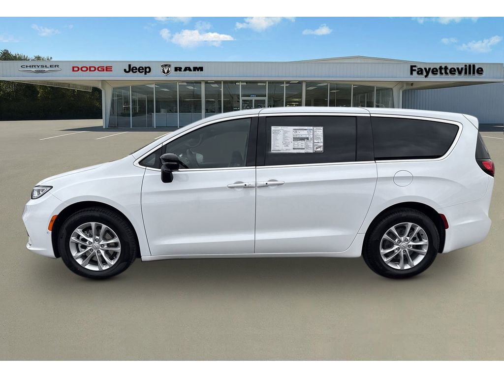 New 2026 Chrysler Pacifica Select image 6