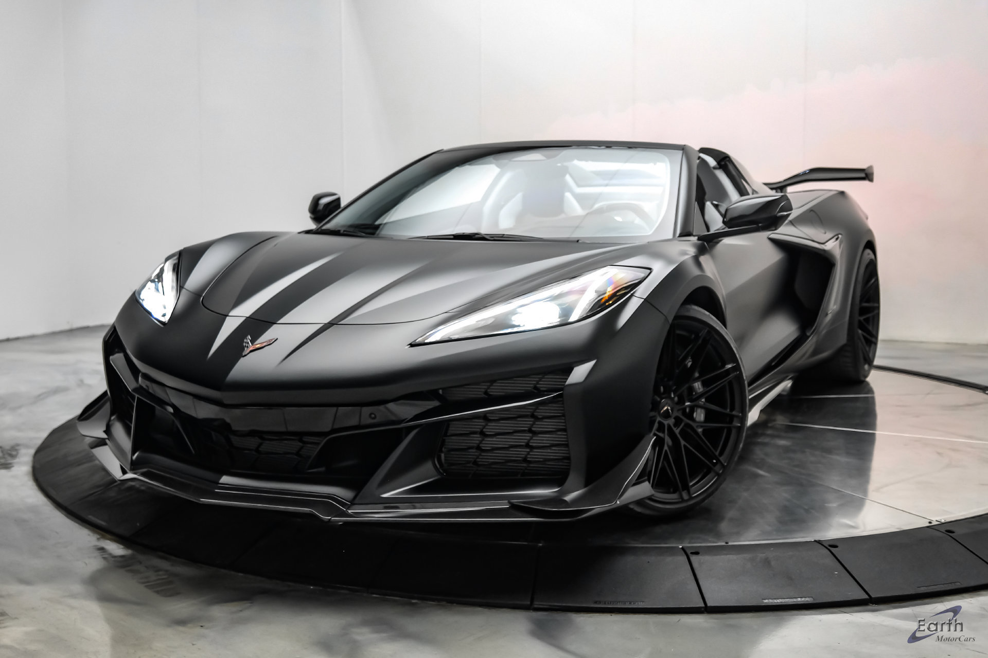 Used 2024 Chevrolet Corvette Z06 w/ Z07 Performance Package RWD image 6