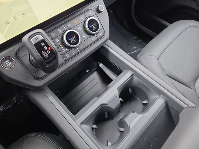 New 2026 Land Rover Defender 130 X-Dynamic SE AWD/4WD image 18