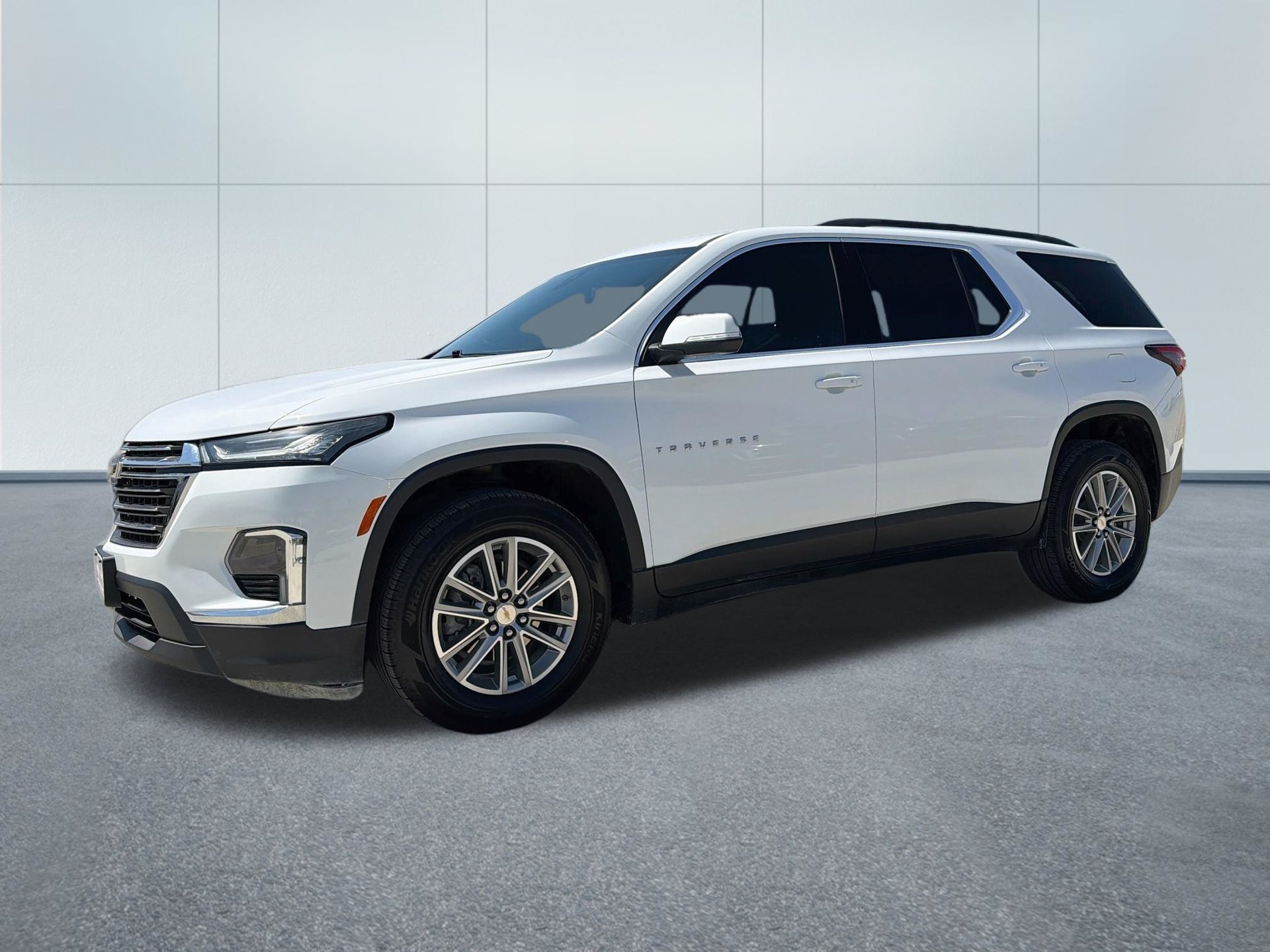 Used 2022 Chevrolet Traverse LT FWD image 1