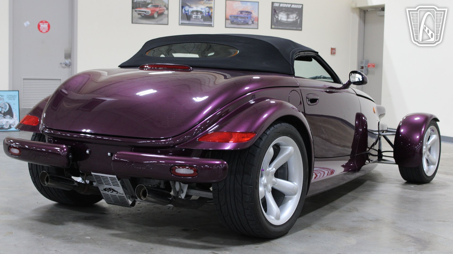 Used 1999 Plymouth Prowler RWD image 26