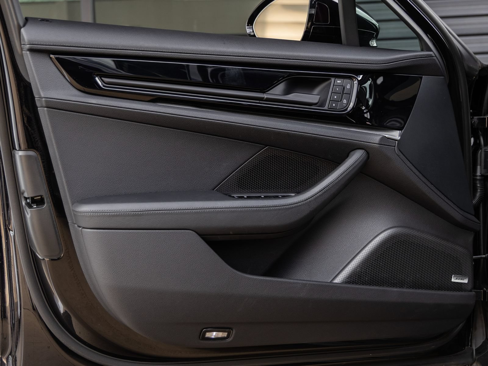 Certified 2025 Porsche Panamera image 20
