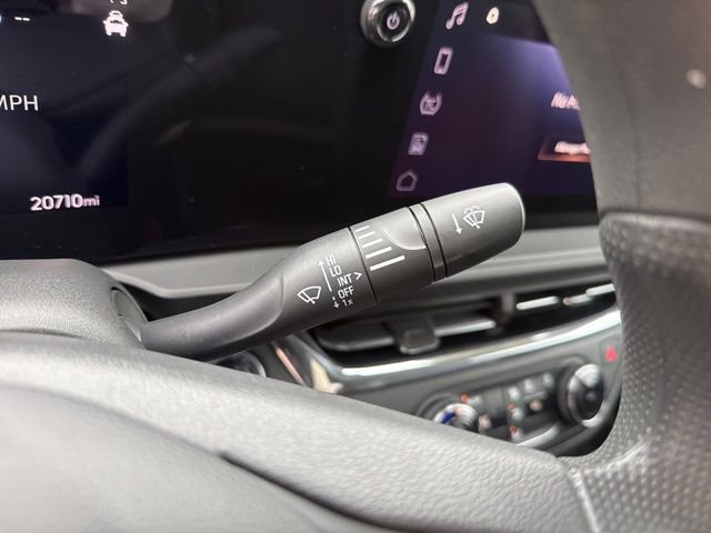 Used 2025 Buick Envista Preferred image 21