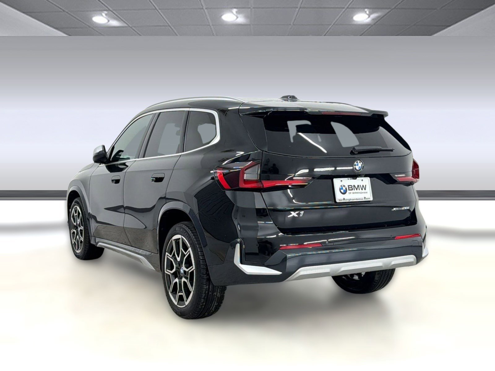 Used 2023 BMW X1 xDrive28i w/ Convenience Package image 3