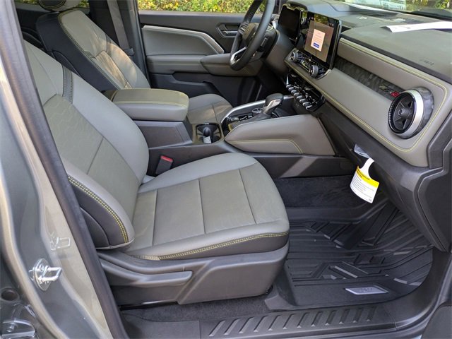 New 2025 Chevrolet Colorado ZR2 w/ Midnight Edition image 33