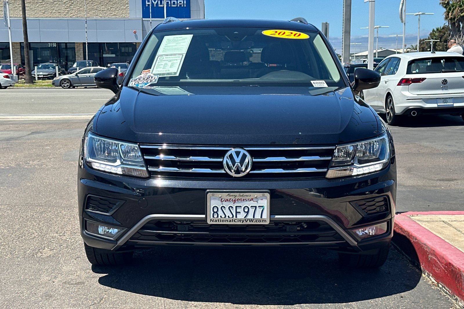 Used 2020 Volkswagen Tiguan SEL FWD image 9