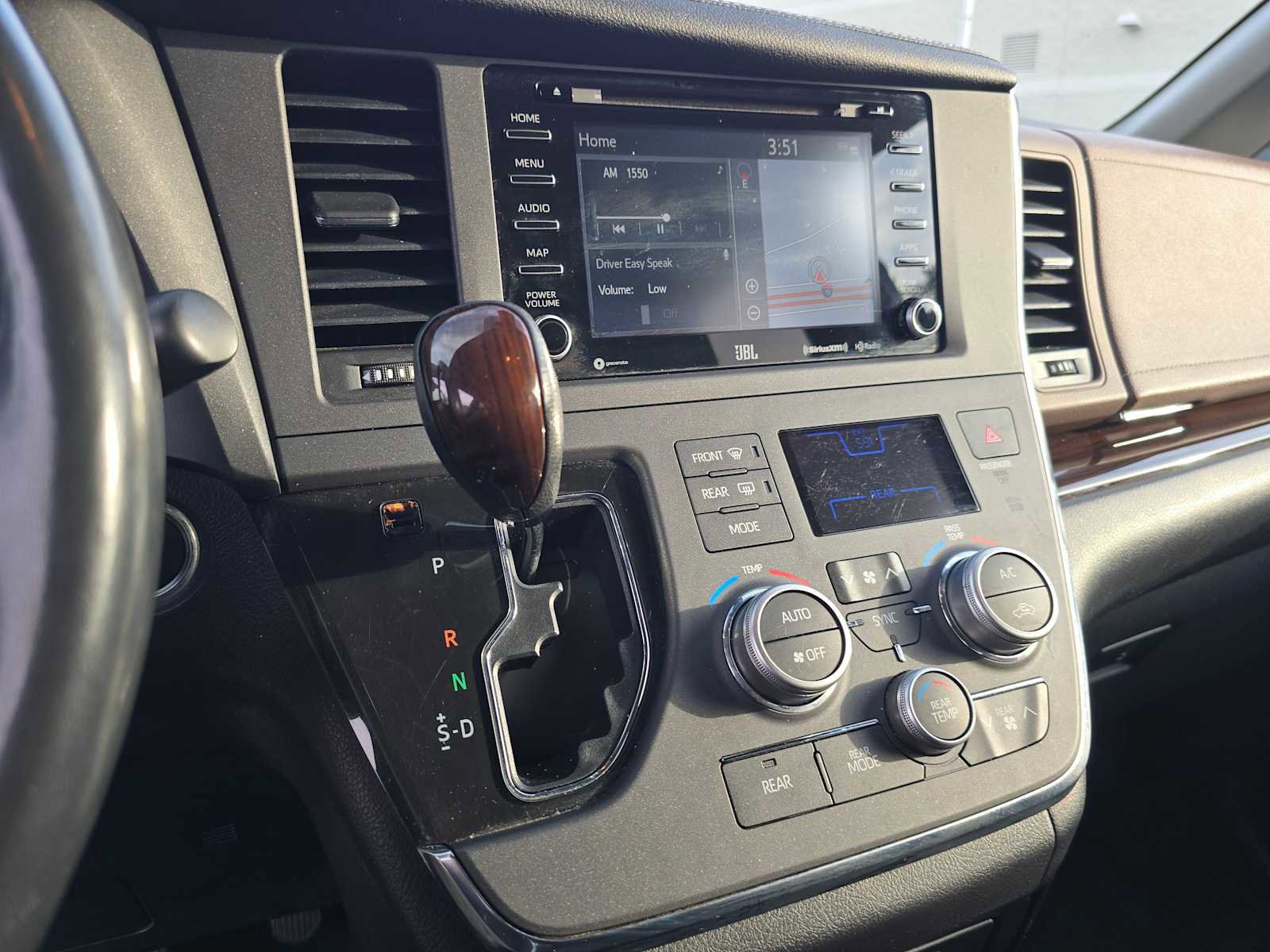 Used 2019 Toyota Sienna Limited image 32