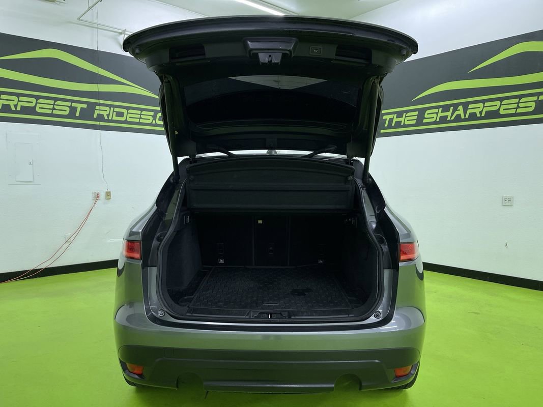 Used 2017 Jaguar F-PACE Premium image 9