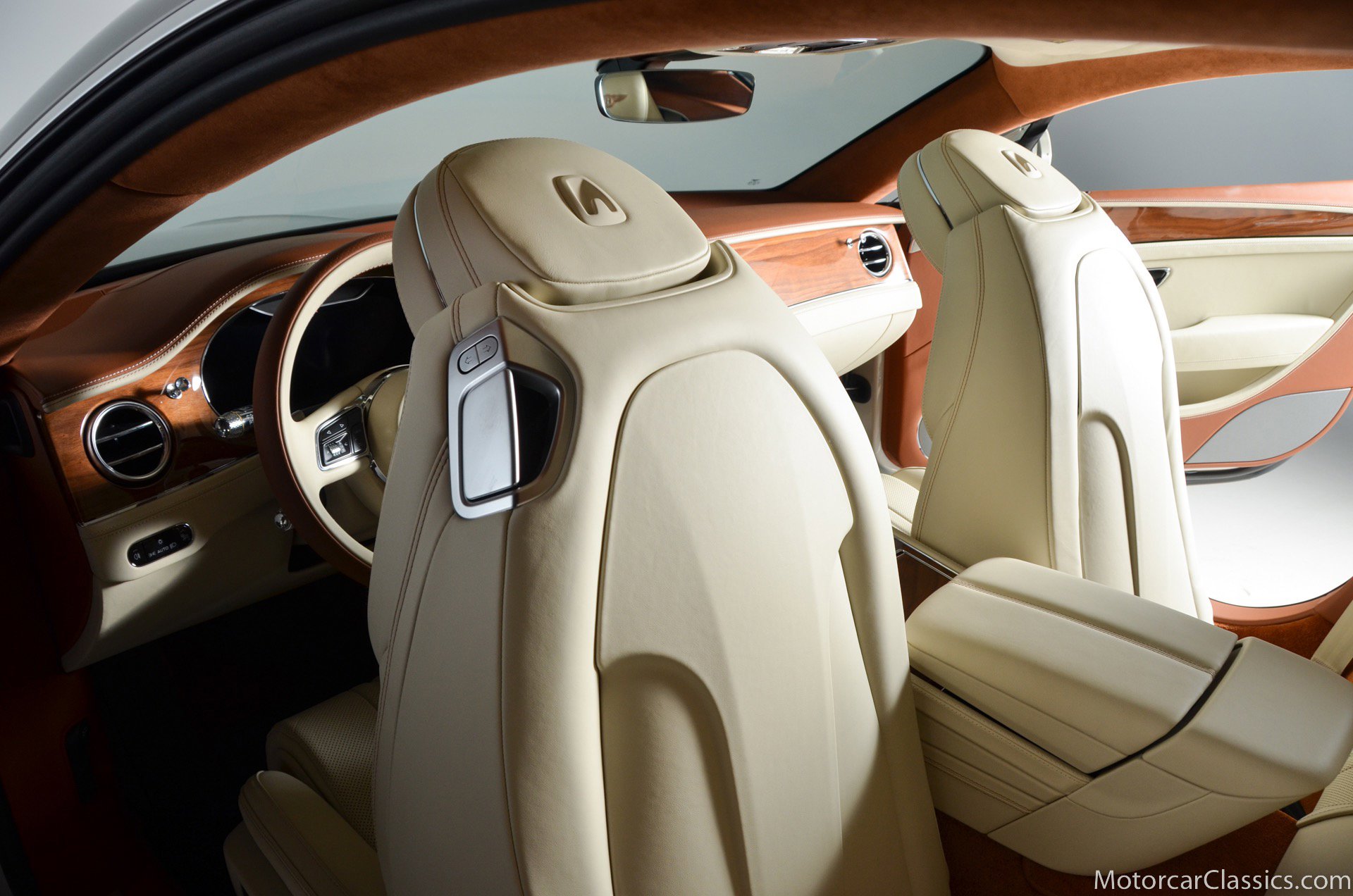 Used 2022 Bentley Continental GT image 29