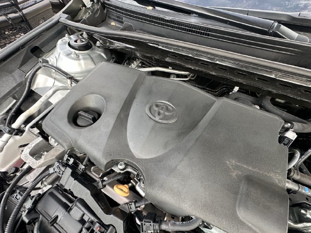 Used 2022 Toyota Camry XLE FWD image 32