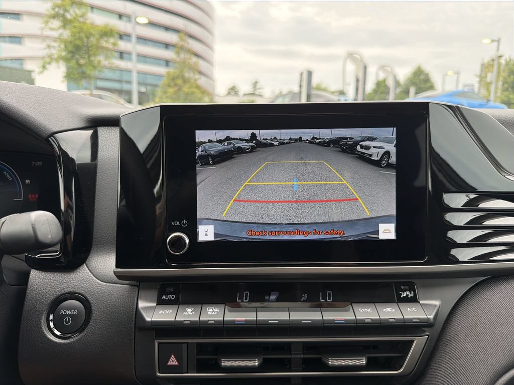 Used 2025 Toyota Camry LE FWD image 27