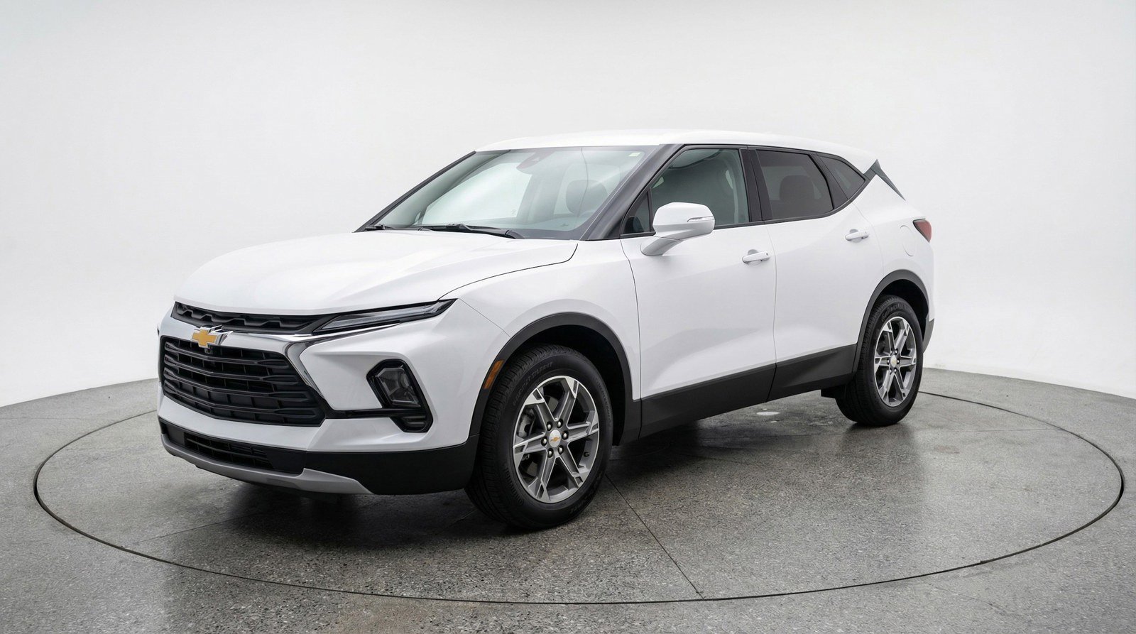 Used 2025 Chevrolet Blazer LT FWD image 3