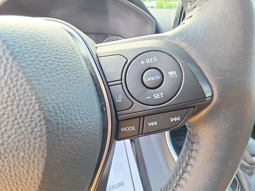 Used 2022 Toyota RAV4 XLE w/ Convenience Package AWD/4WD image 13