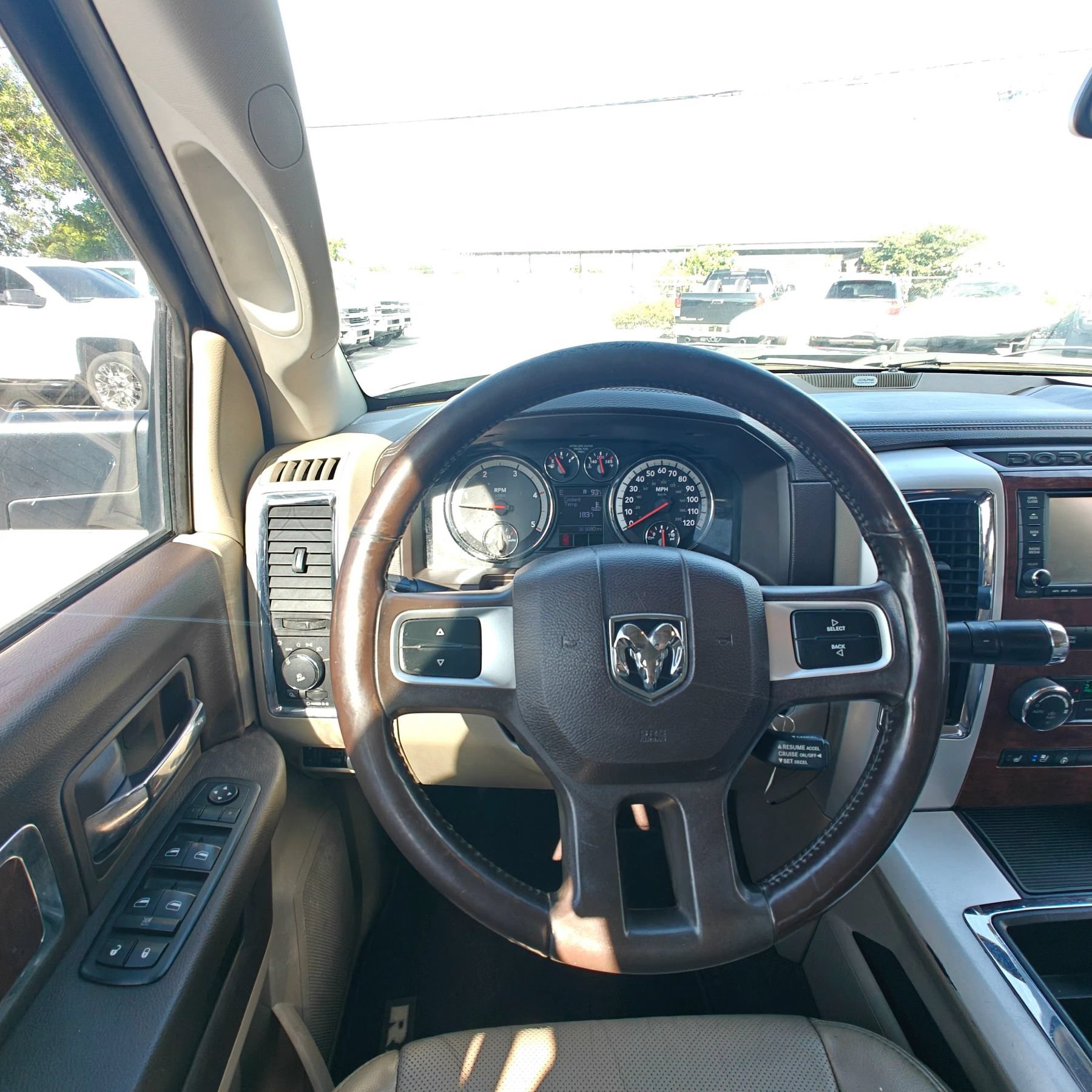 Used 2011 RAM 2500 Laramie RWD image 17