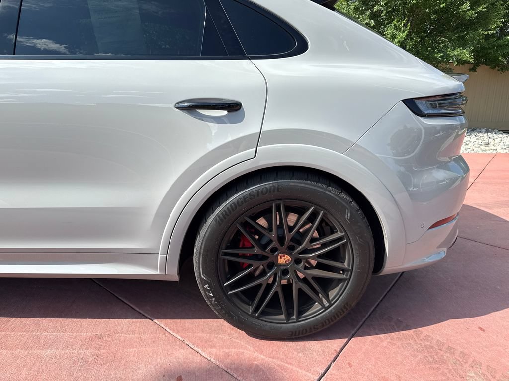Used 2026 Porsche Cayenne GTS AWD/4WD image 41