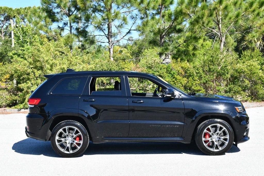 Used 2018 Jeep Grand Cherokee SRT AWD/4WD image 30
