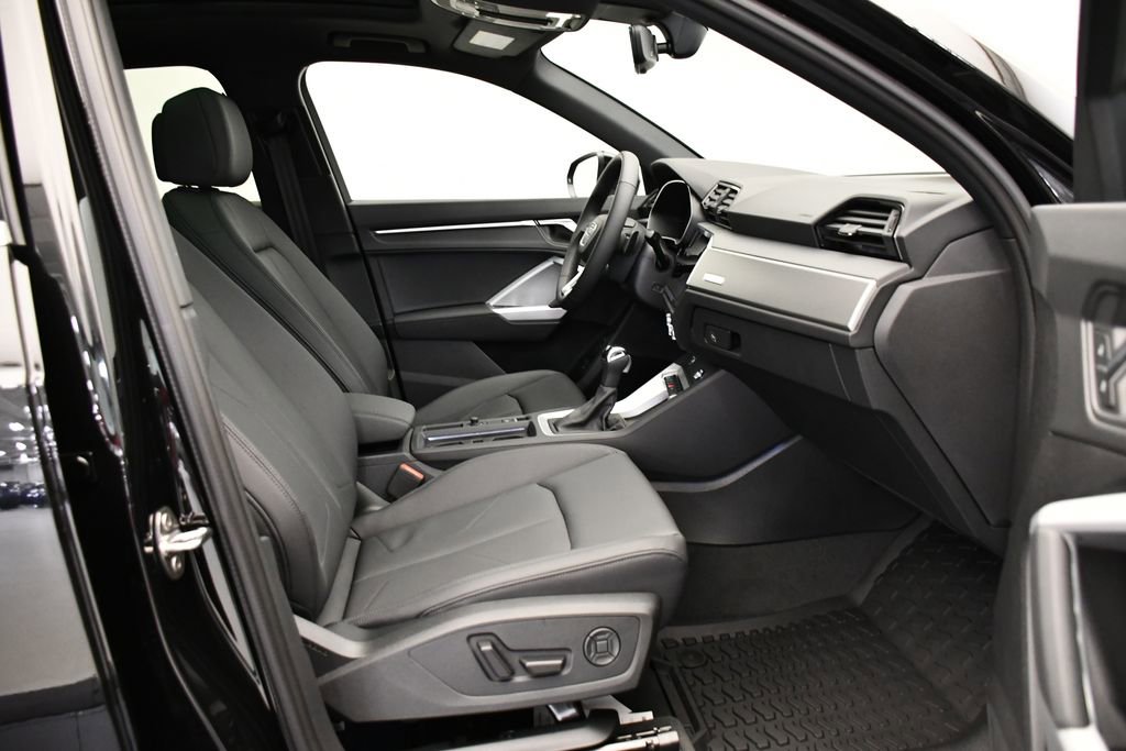 Used 2025 Audi Q3 2.0T Premium w/ Convenience Package image 48